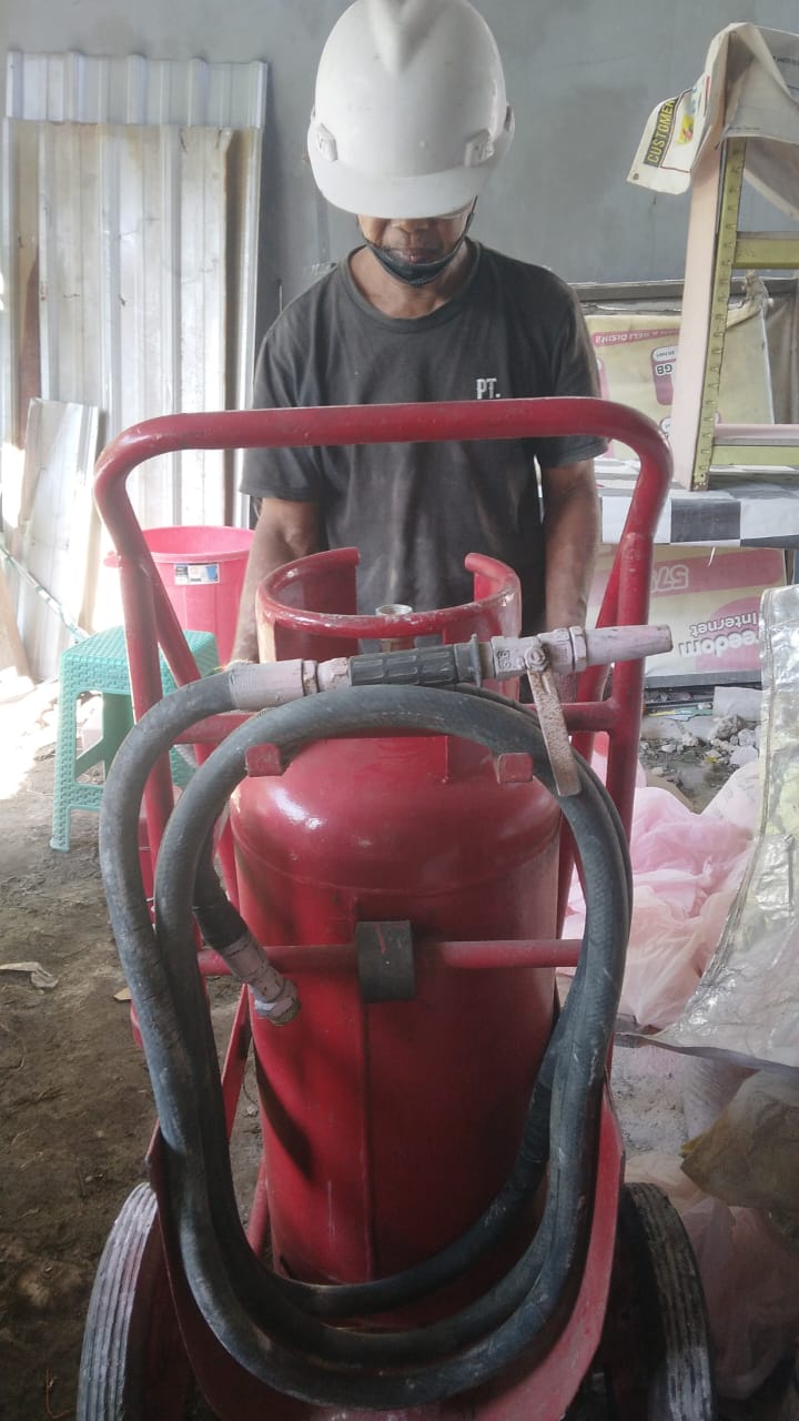 Refill / Isi Ulang Alat Pemadam Api di PLN Gilimanuk